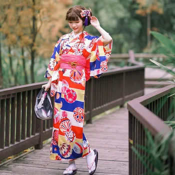 Традиционное женское японское кимоно, модифицированная повседневная одежда из материала, стойкого к образованию морщин, длиной 140 см.