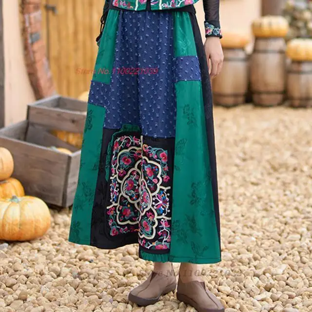2024 китайская винтажная атласная жаккардовая юбка с национальной цветочной вышивкой, юбка с эластичным поясом, этническая юбка трапециевидной формы, уличная одежда в стиле ретро . ' - ' . 2